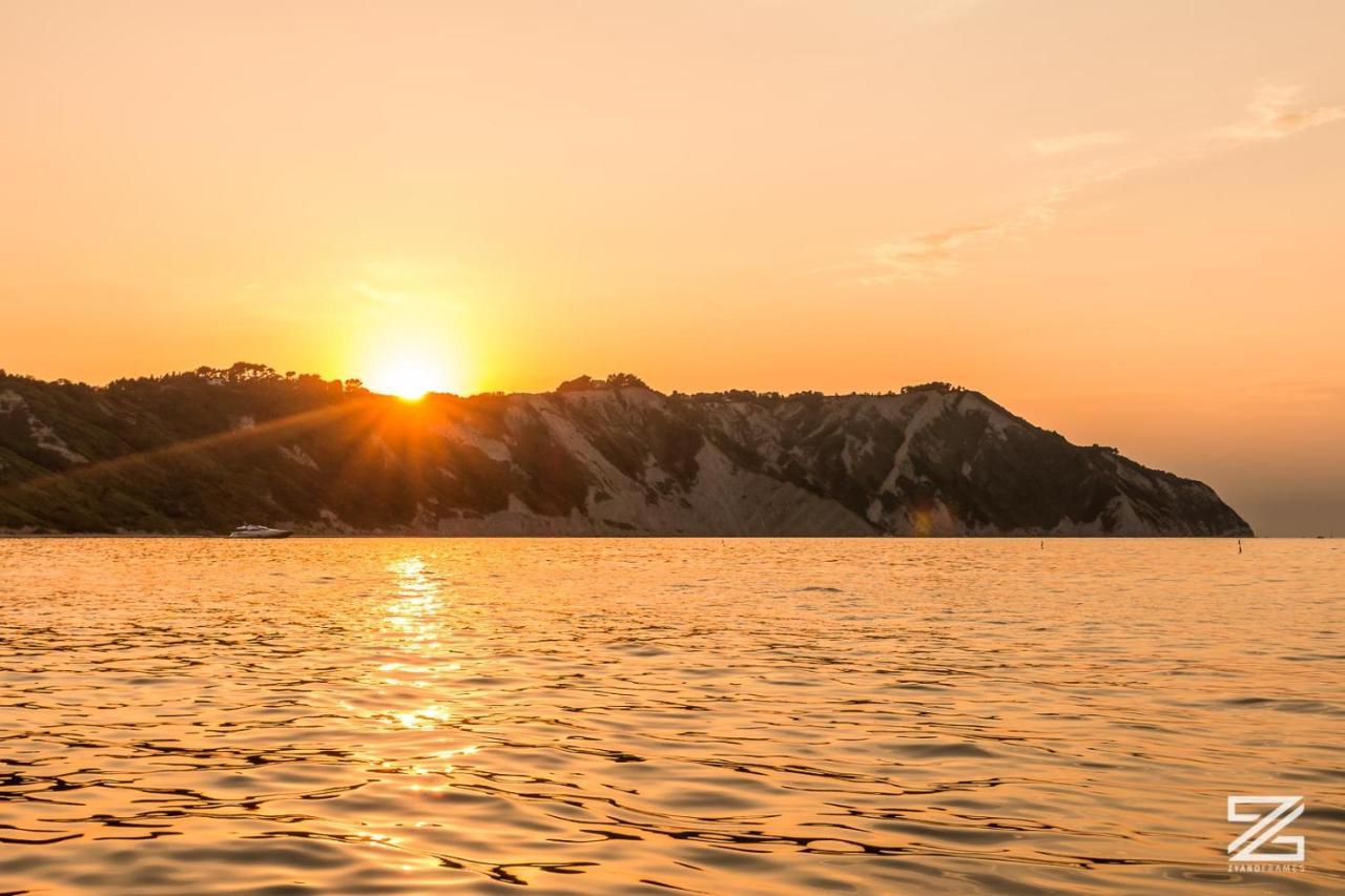 Mare di Stelle Bed and Breakfast Sirolo Esterno foto